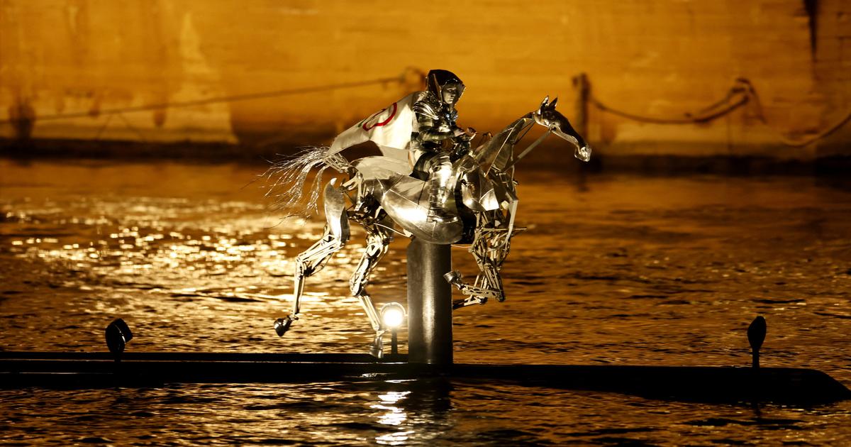 奥运会开幕式上骑上塞纳河的铰接马是从哪里来的？