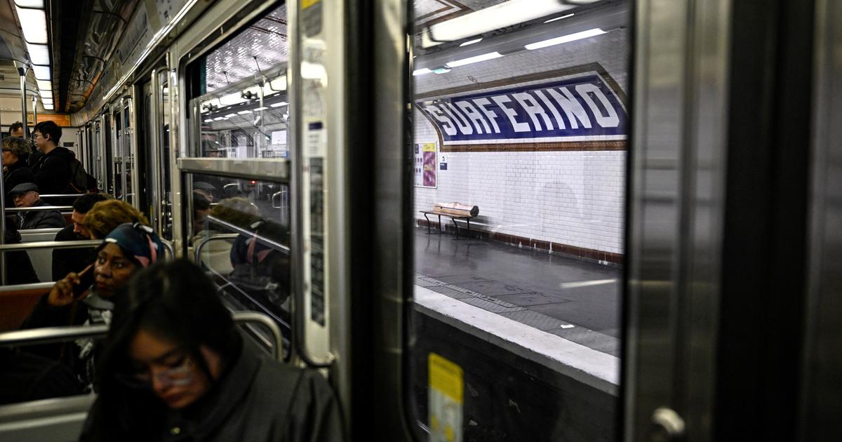 En el metro, “un virtuoso acordeonista” fascina a un periodista mexicano