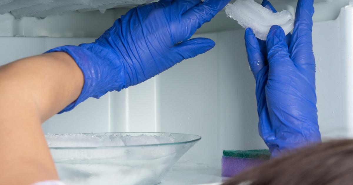 Mon réfrigérateur fait de la glace causes et solutions