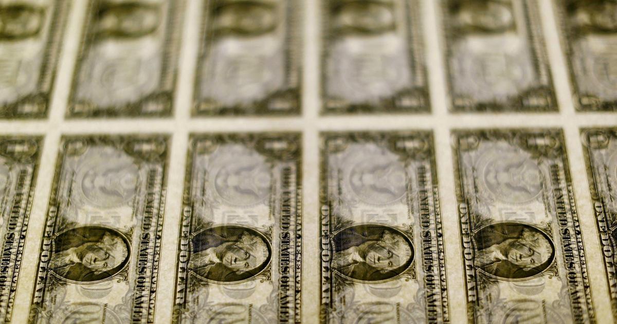 Dollar rises after U.S. economy shows signs of good health