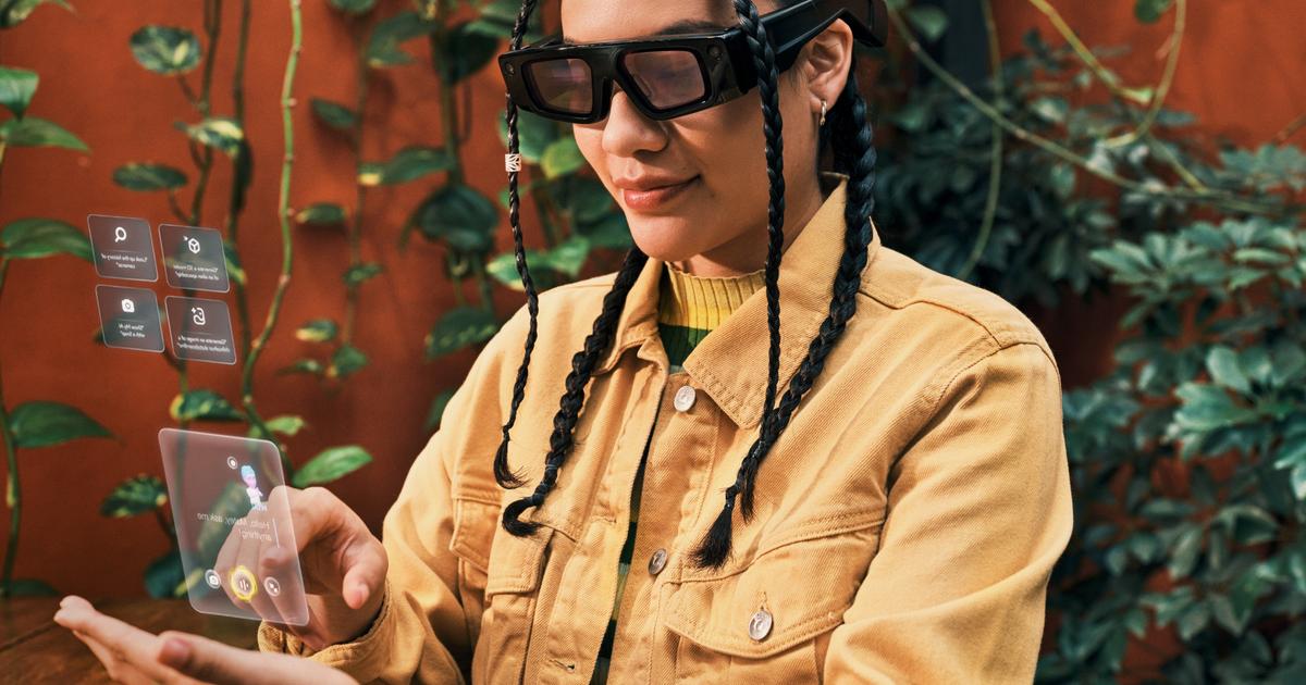 With Spectacles, Snapchat Takes on AR Glasses