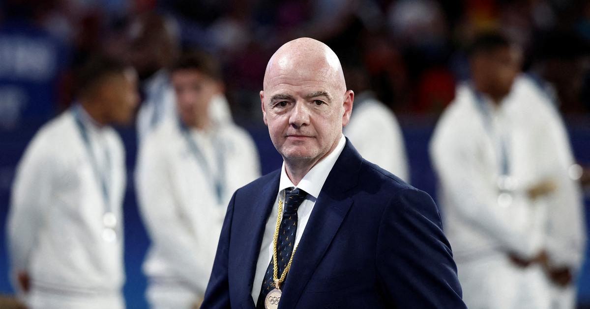 Regarder la vidéo Foot : le luxueux appartement de Gianni Infantino avec vue sur un lac… payé par la FIFA