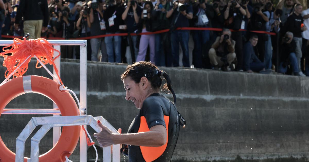 JO 2024 : la combinaison d’Anne Hidalgo pour sa baignade dans la Seine entre au musée