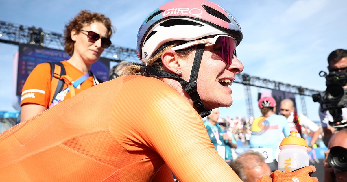 Regarder la vidéo Cyclisme: Marianne Vos sacrée championne du monde de gravel