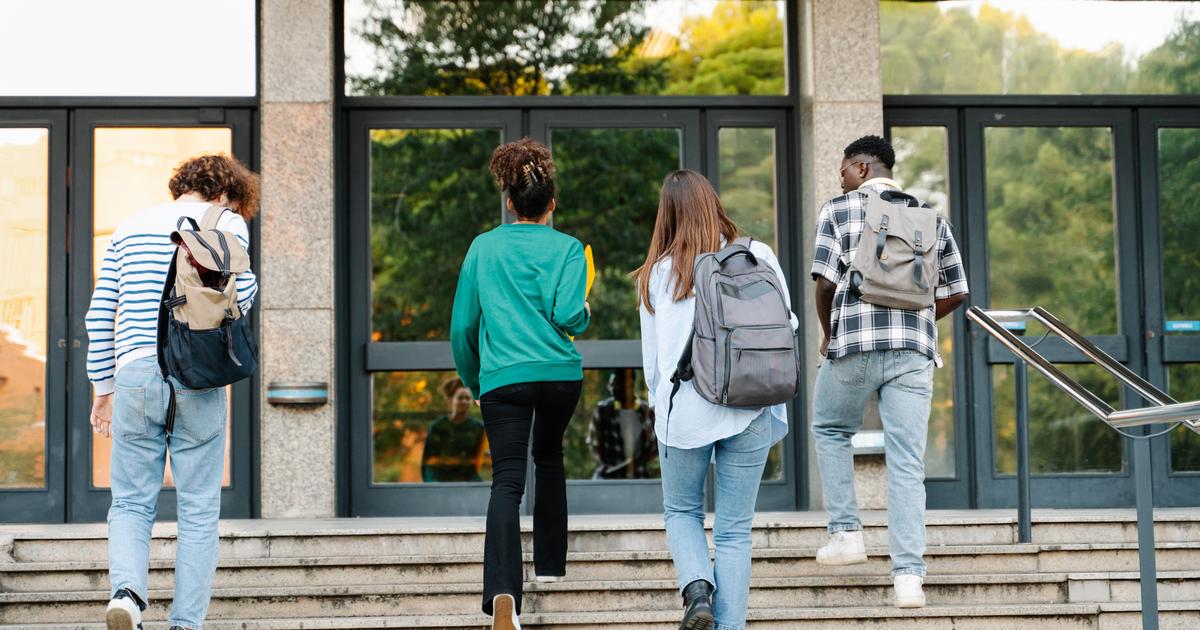 Nord : une lycéenne frappe son enseignante qui lui demandait de retirer son voile