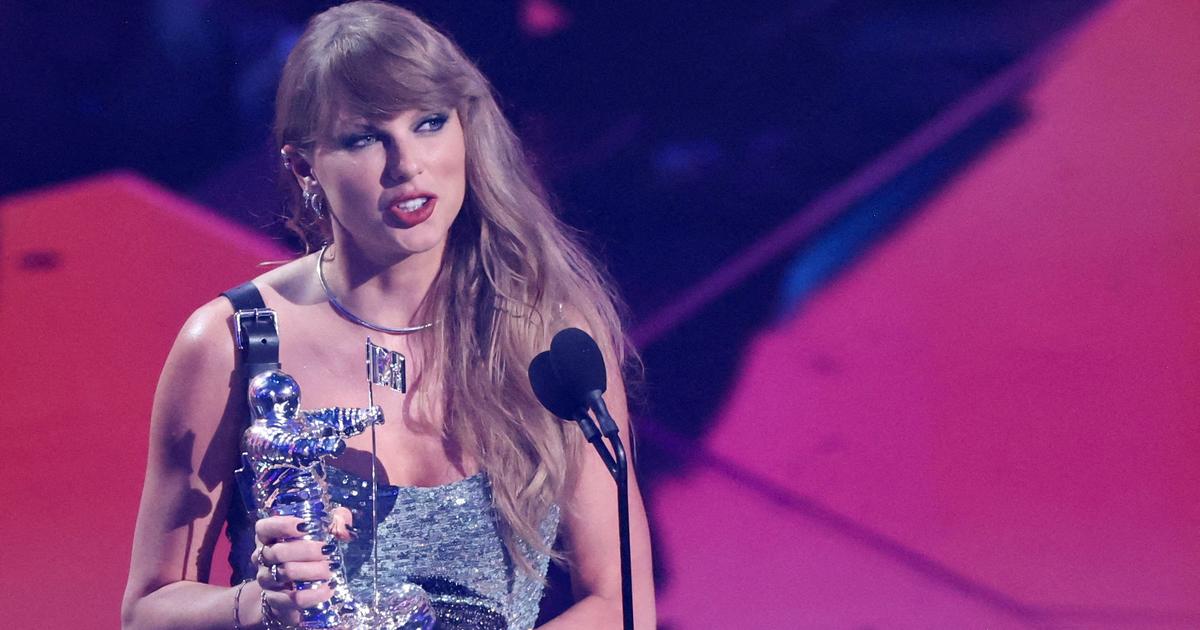 Taylor Swift overtakes Rihanna to become richest singer in the world