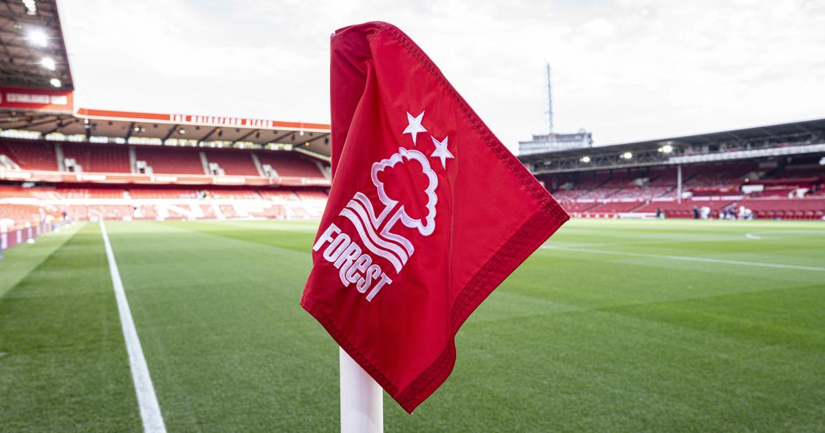 Regarder la vidéo Premier League : Nottingham Forest reçoit une amende de 900.000 euros pour avoir critiqué la VAR sur X