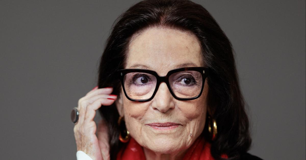 Regarder la vidéo Nana Mouskouri fête ses 90 ans, retour sur sa voix d’or en chansons