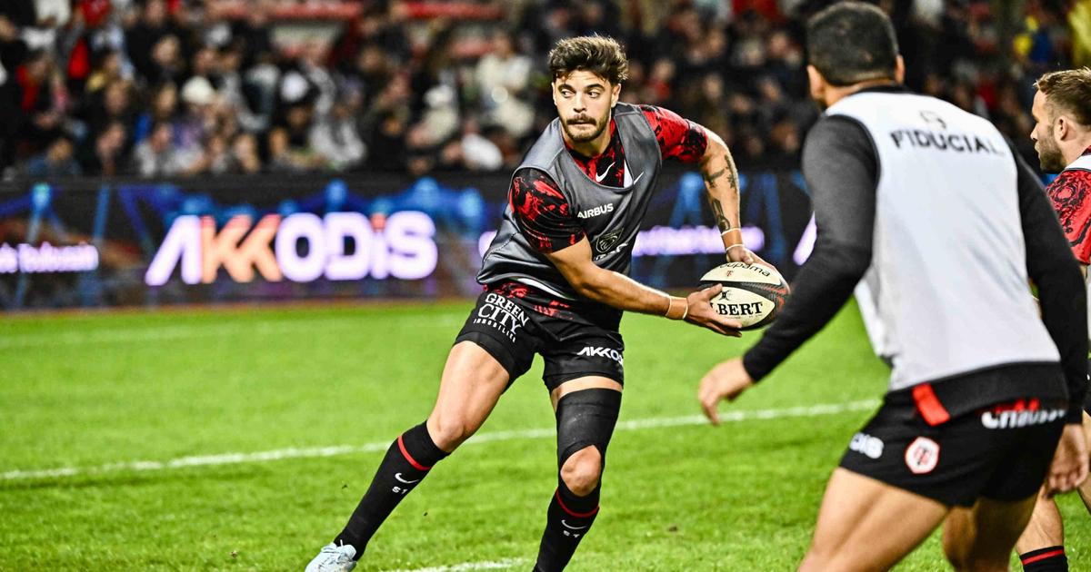 Regarder la vidéo Top 14 : Romain Ntamack blessé au mollet, «rien de très très grave a priori»