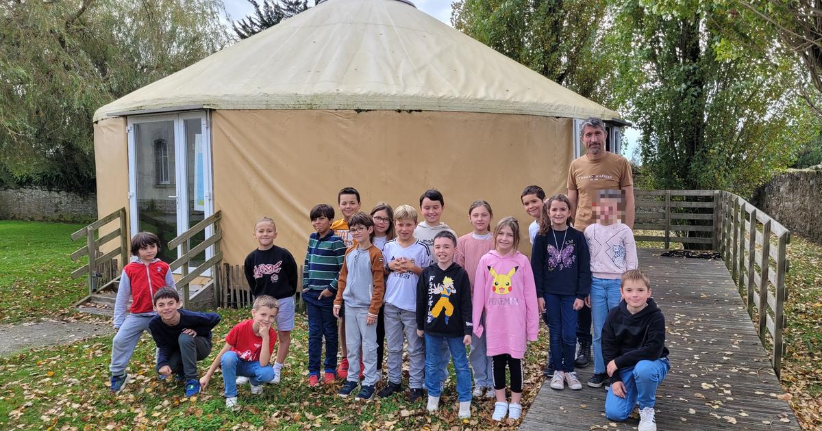 Dans cette école primaire cœur des marais salants de Guérande, les élèves suivent les cours dans une yourte