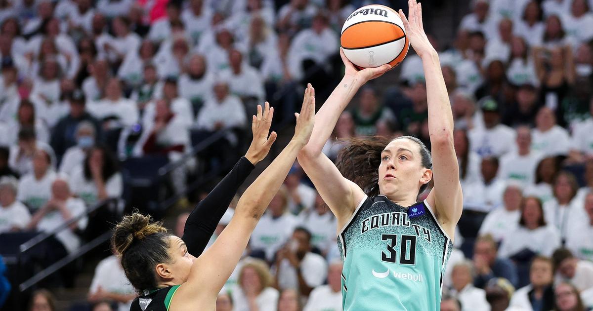 Regarder la vidéo Basket : un tir au buzzer permet à New York de battre Minnesota et de prendre l’avantage dans la finale WNBA