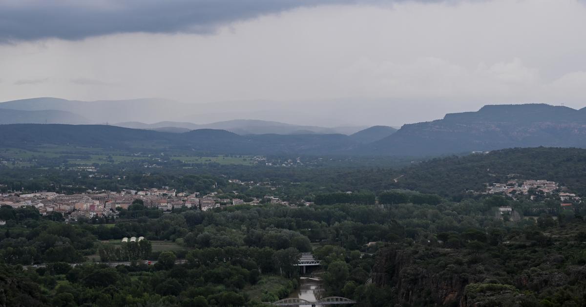 Regarder la vidéo Intempéries dans le Var : l’effondrement d’un pont isole 584 personnes