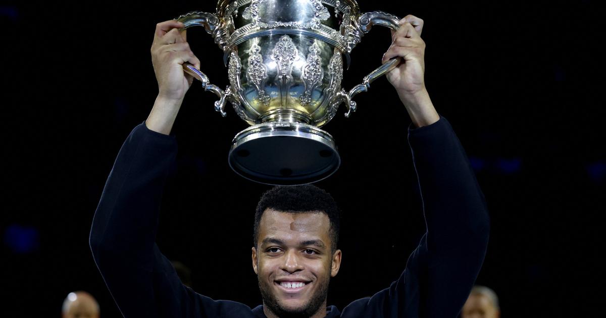 Regarder la vidéo Classement ATP : Mpetshi-Perricard grimpe à la 31e place, pas de changement dans le Top 10