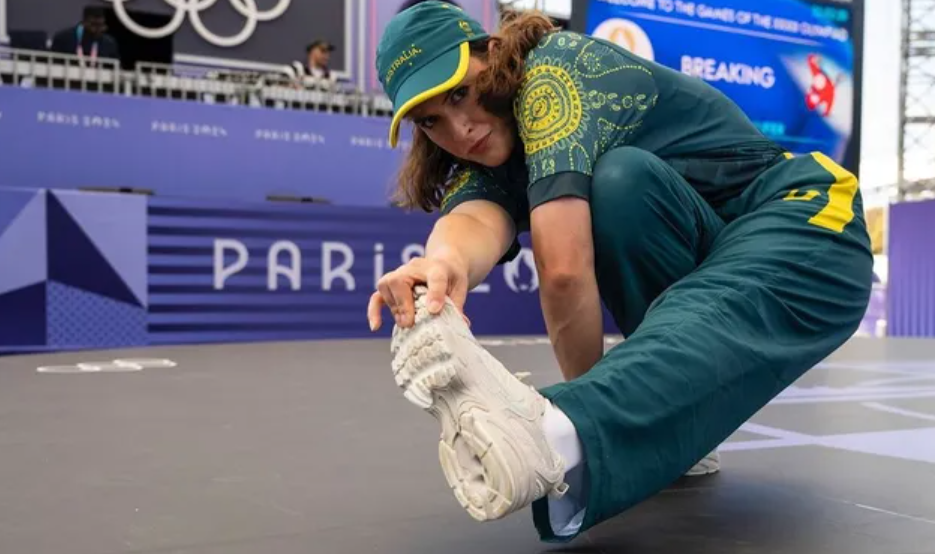 Jeux olympiques : tournée en ridicule aux JO de Paris 2024, la breakeuse australienne Raygun arrête la compétition