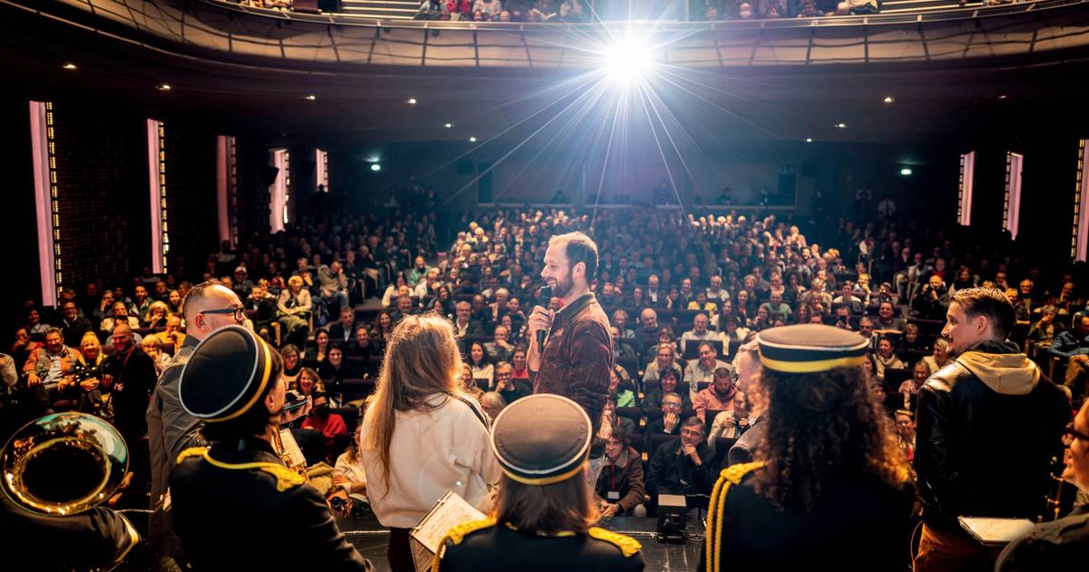 Bonne humeur et musique populaire: la folle tournée du film En fanfare dans le Nord