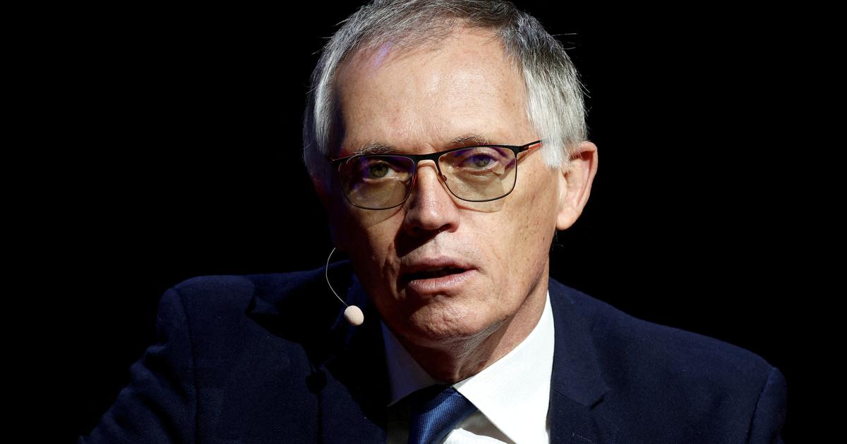 ステランティスはカルロス・タバレスCEOの辞任を受けて7％以上急落した。