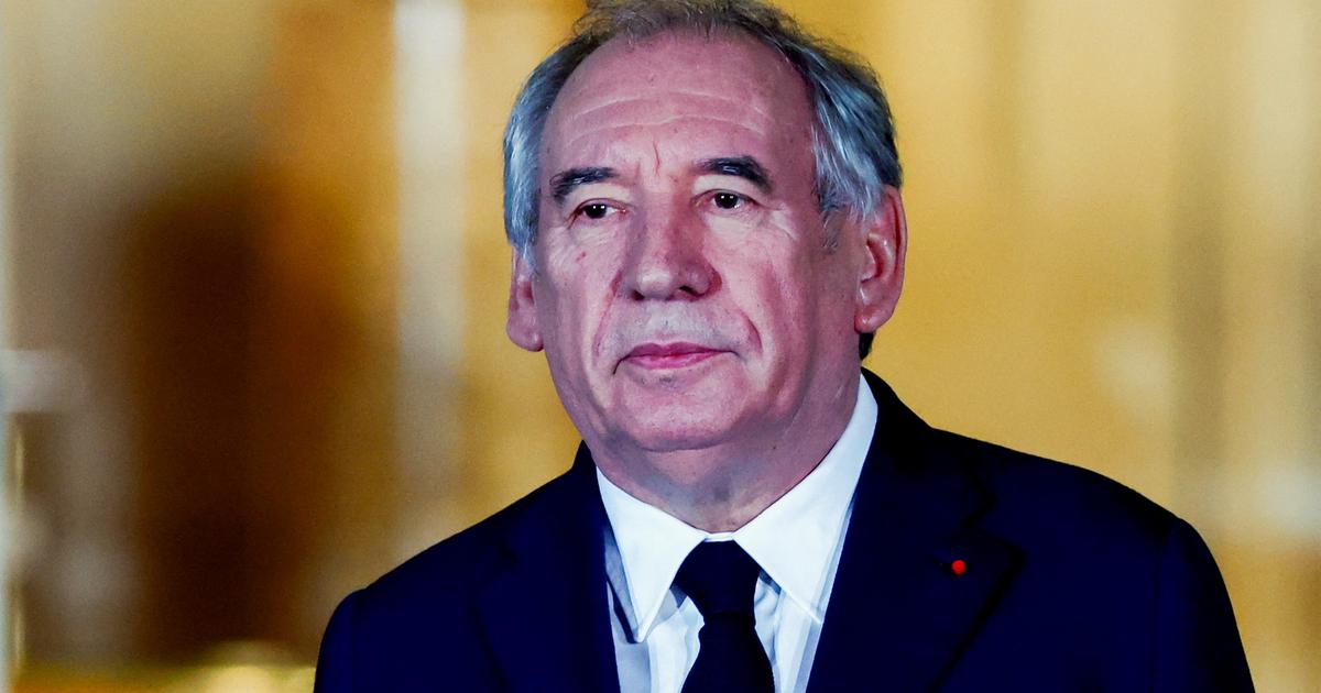 ムーディーズによる格下げ後、フランスの格付けは他国と比較してどのような位置にありますか?