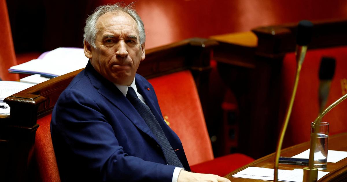 Regarder la vidéo Bayrou commence son mandat avec une cote de popularité historiquement basse