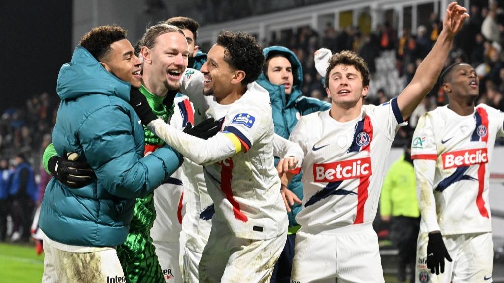 Regarder la vidéo Coupe de France : Safonov joue les héros en délivrant le PSG face à Lens