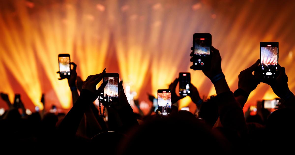 Appels vidéo, partage en direct… les salles de concert s’adaptent aux nouveaux usages des fans ultra-connectés