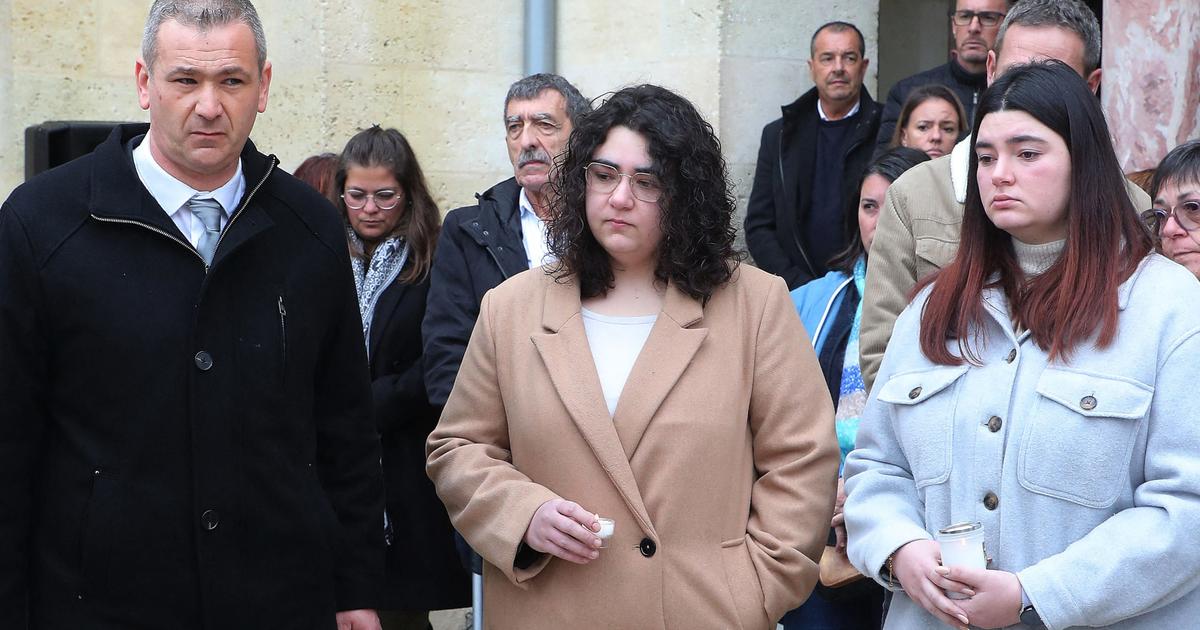 PHOTOS – Obsèques de Maïté : ses petites filles Perrine et Camille ...