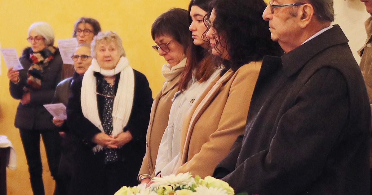 PHOTOS – Obsèques de Maïté : ses petites filles Perrine et Camille ...