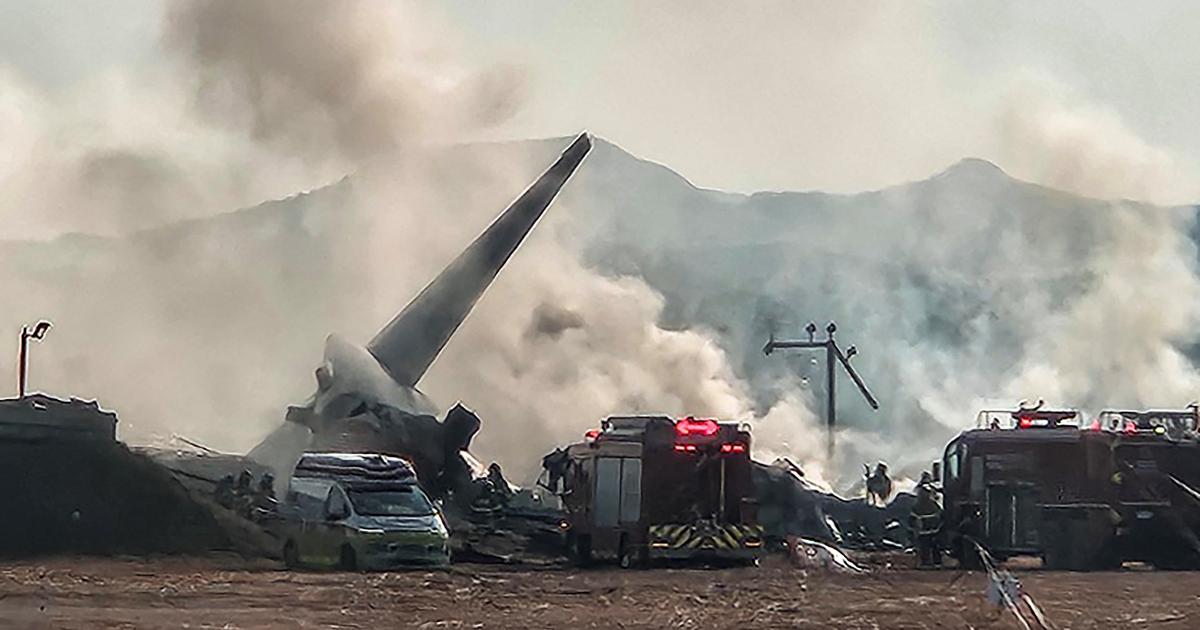 Regarder la vidéo Corée du Sud :  crash d’un avion transportant 181 personnes, au moins 85 morts