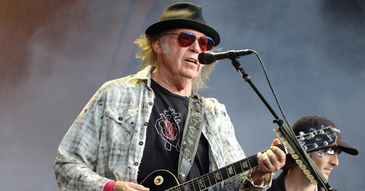 Neil Young to finally perform at Glastonbury Festival