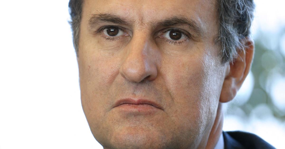 プレスグループのボスEbra Philippe Carliが辞任する