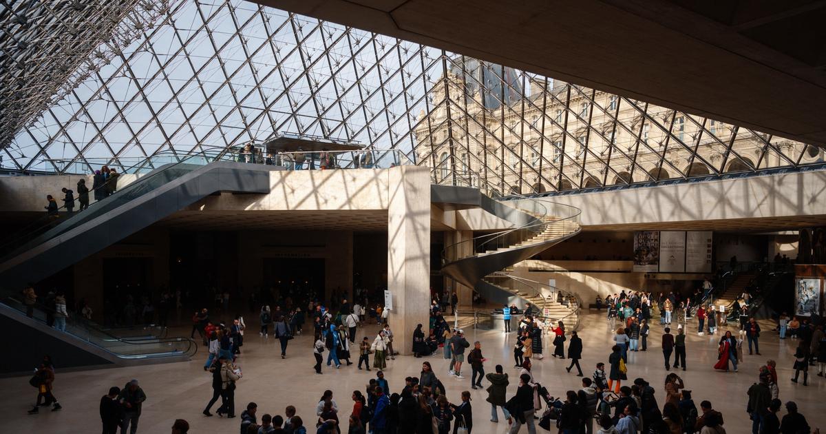 In the Louvre, the specific (and more expensive) rate for extra-European tourists in place from 2026