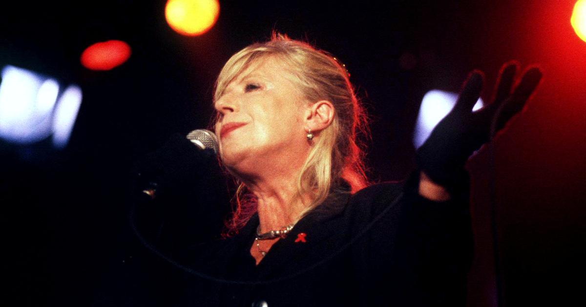 Carla Bruni, Amanda Lear, Mick Jagger … The world of culture cries Marianne Faithfull, dead at 78 years old