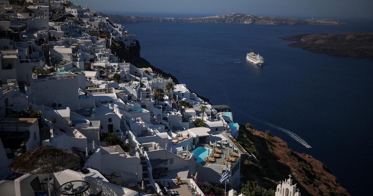 ギリシャでは、200以上の地震の後にサントリーニが警戒しています