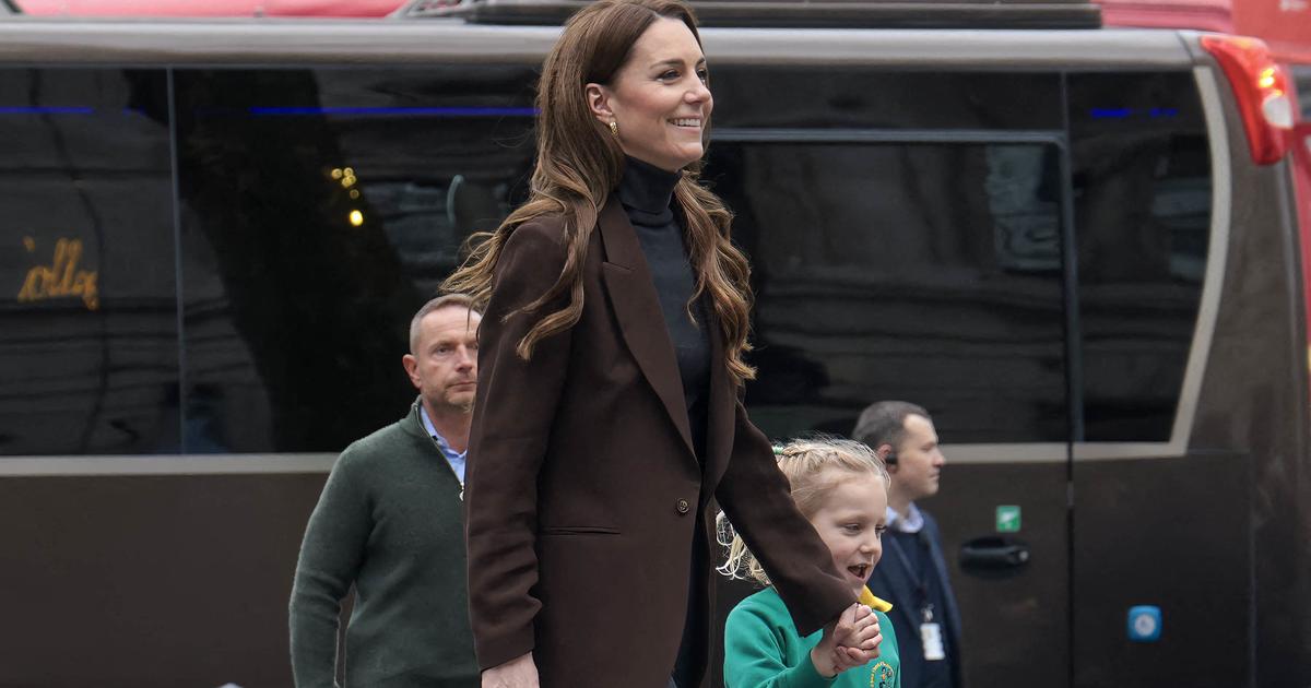 Unexpected photos of Kate Middleton who accompany school walk in London ...