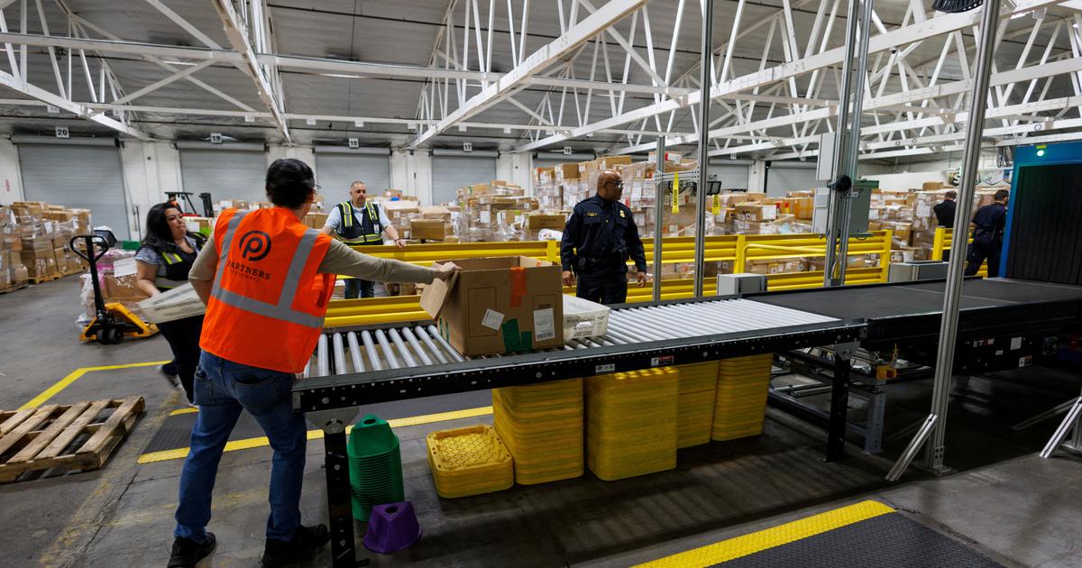 ブリュッセルは、違法な製品管理に資金を提供するためにEUパッケージに課税したい