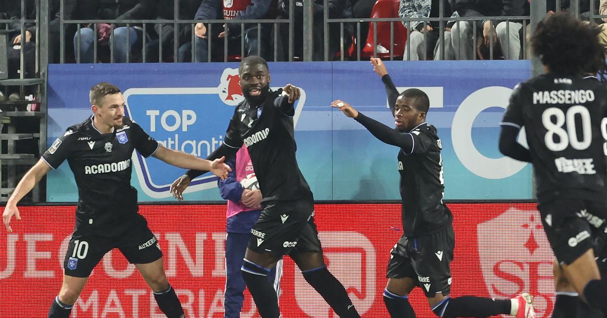 ライブ-Brest -Auxerre：Ajaはゲームのコースに対してブルトンを平手打ちします