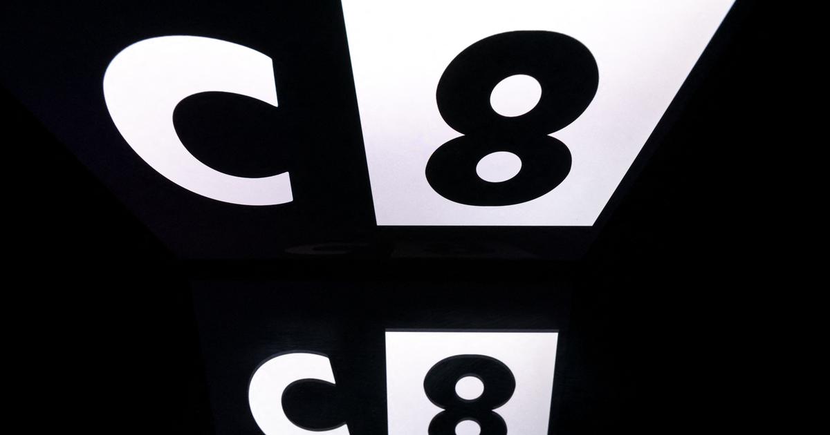 報告者は、C8およびNRJ12チャネルの救済策の拒否を要求します