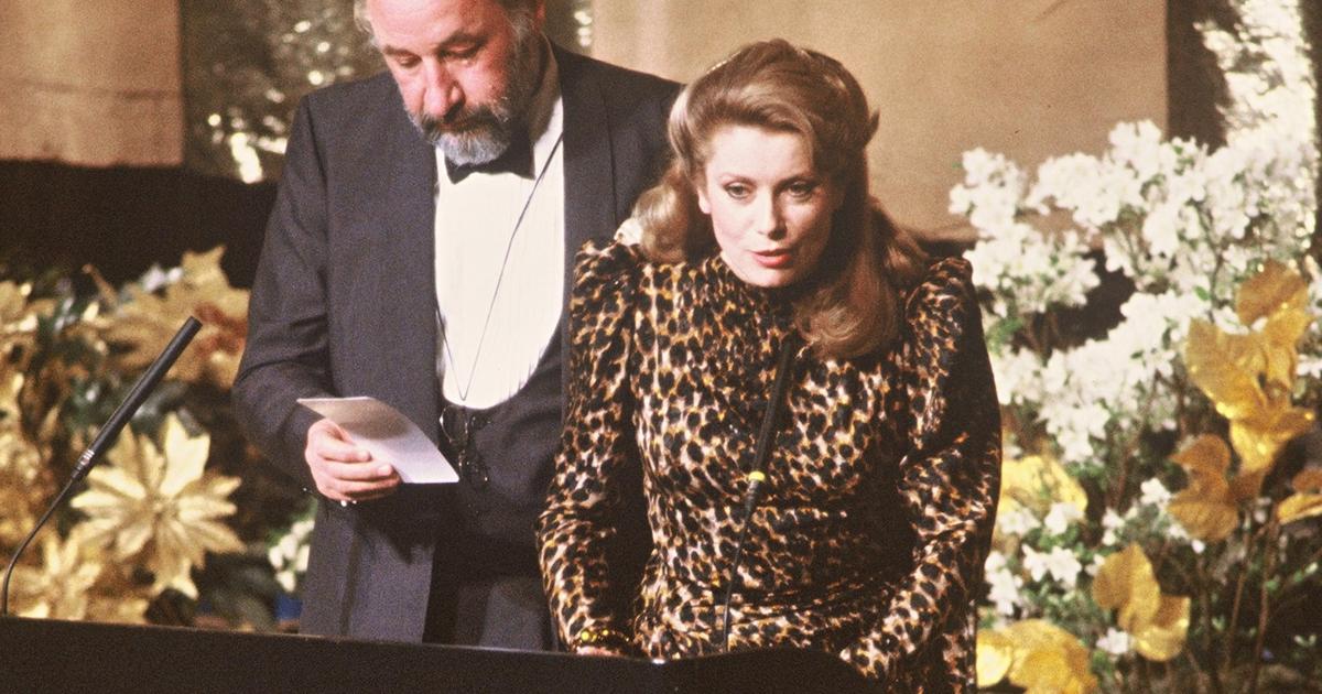 PHOTOS - Catherine Deneuve : ses plus beaux looks aux César des années ...