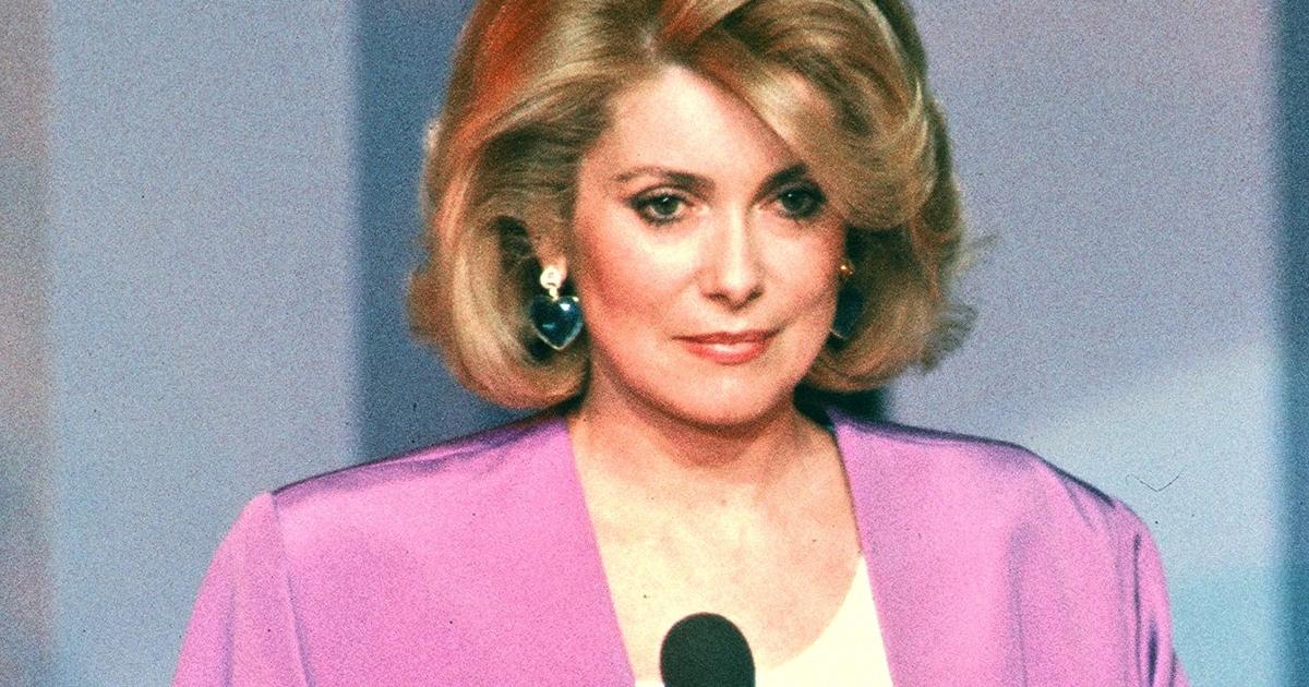 PHOTOS - Catherine Deneuve : ses plus beaux looks aux César des années ...