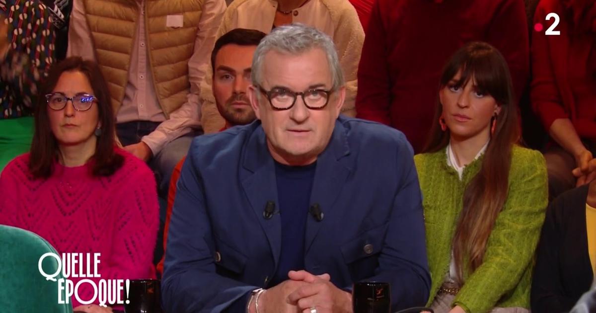 christophe-dechavanne-au-bord-des-larmes-annonce-son-retrait-de