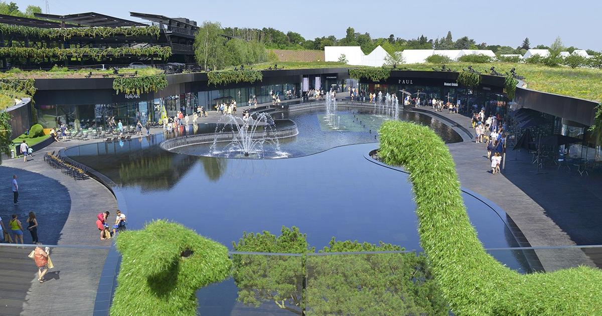 Le maire de lyon s’oppose à l’ouverture le dimanche de the village, un village des marques isérois
