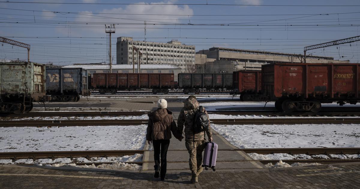 «Dur de retourner au combat ensuite»: en Ukraine, femmes et soldats se retrouvent le temps d’une permission à Kramatorsk