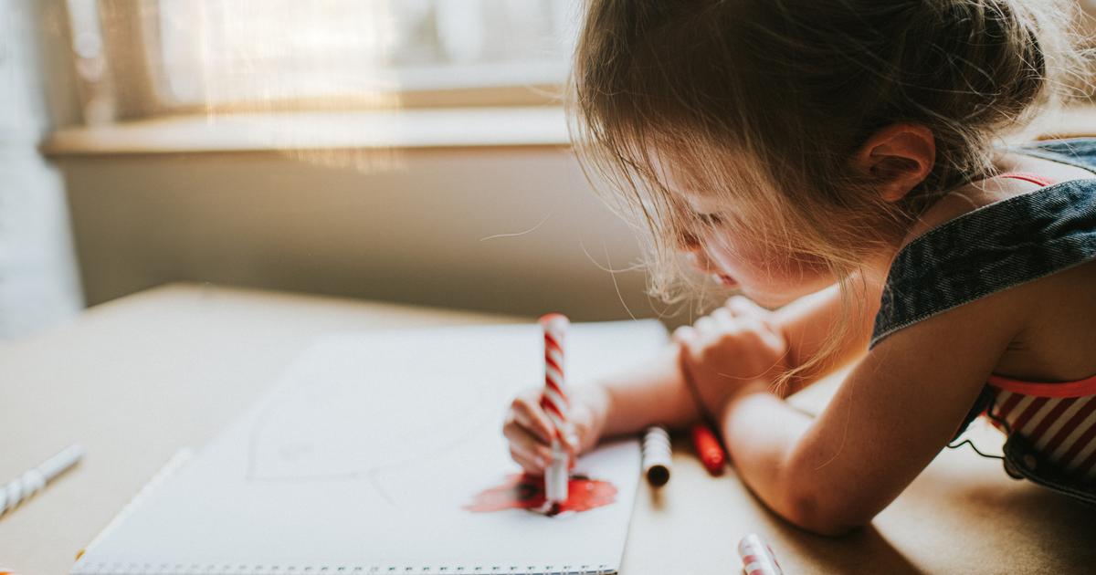 «Un dessin sanglant n’est pas forcément inquiétant, mais un trop impeccable peut l’être» : ce que disent les dessins de nos enfants