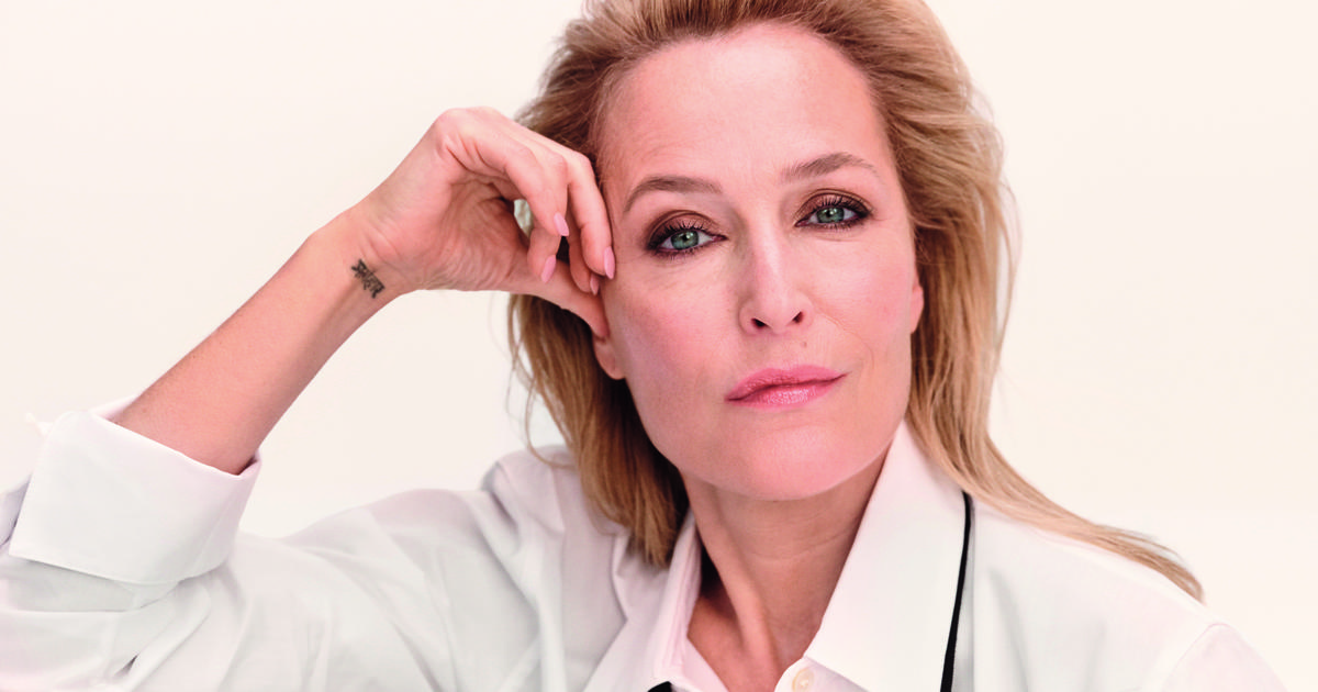 Gillian Anderson : «Chaque fois que je me vois dans le miroir, je me dis que je ne serai plus jamais aussi jeune qu’aujourd’hui»