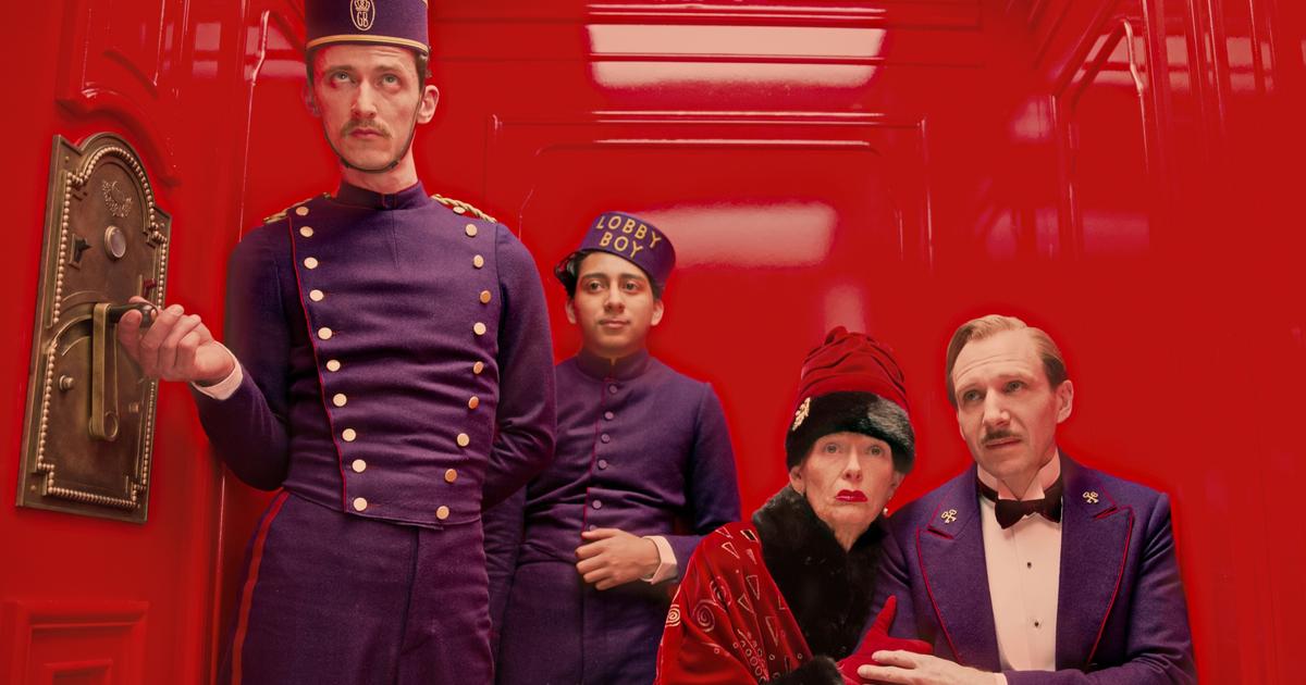 Façade chantilly, télégramme ensanglanté, gâteaux roses… Les boîtes au trésor de Wes Anderson exposées à la Cinémathèque
