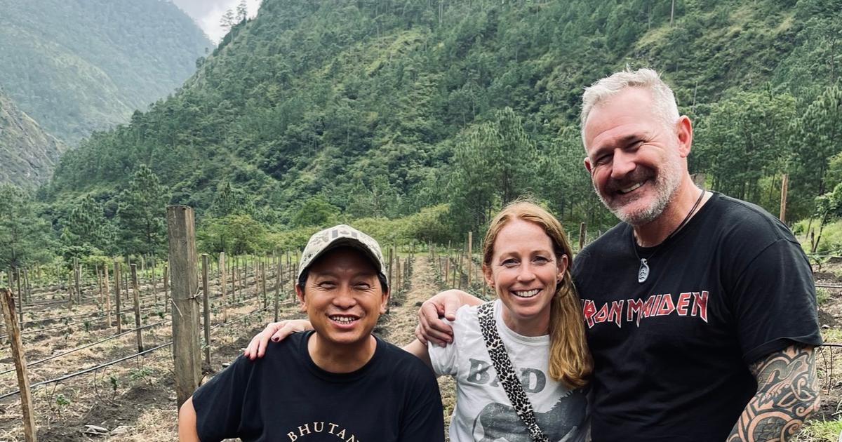 «Nous voilà partis pour l’Himalaya !» : l’histoire improbable de Ann et Michael, le couple qui a lancé la viticulture au Bhoutan