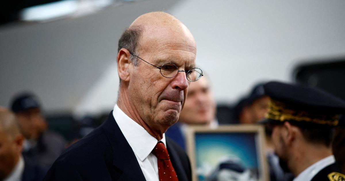 Droits de douane : «Nous faisons appel au patriotisme» des entreprises françaises, lance Éric Lombard