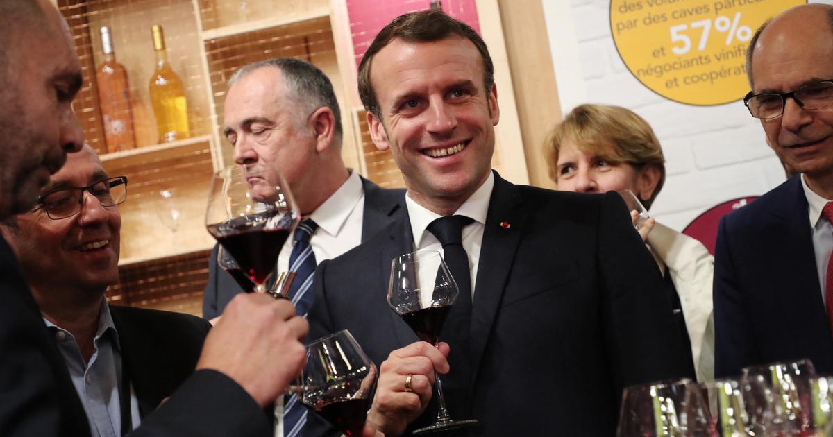 Ce vin rouge à 23 euros qu’Emmanuel Macron boit en vacances
