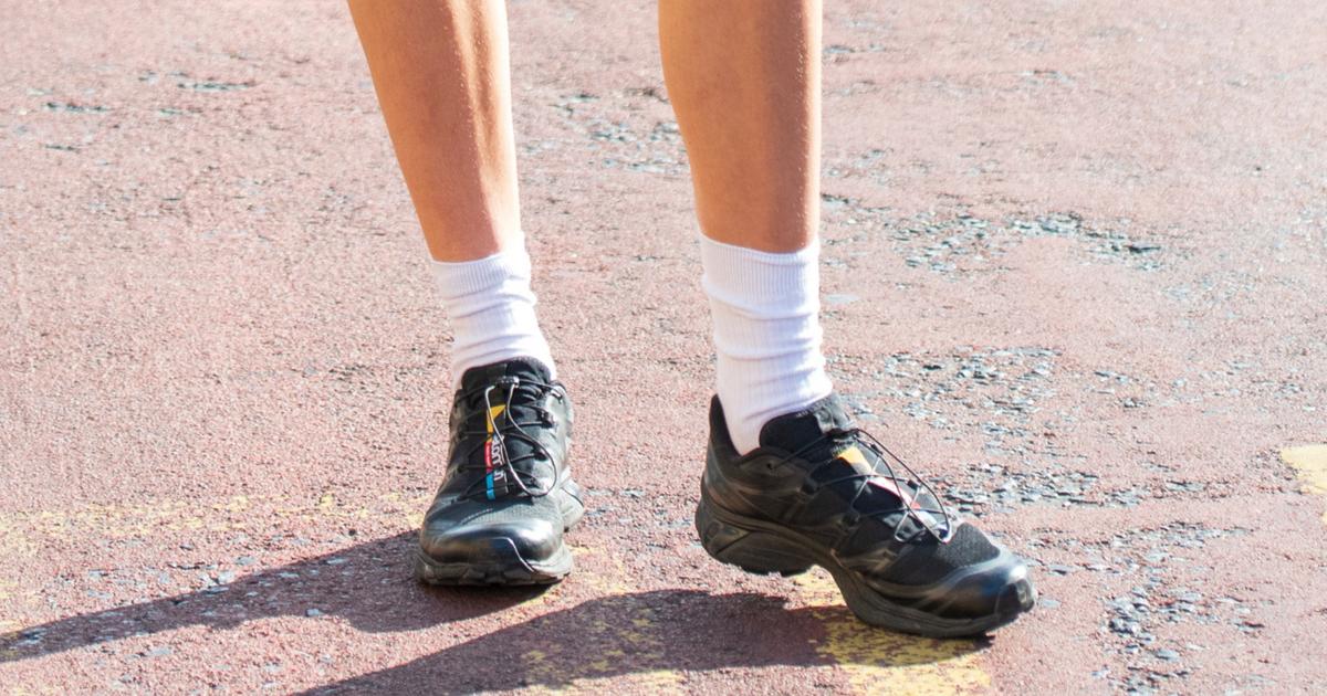 «Elles réduisent à néant toute chance d’être élégant» : les chaussures de randonnée en ville, pour ou contre ?