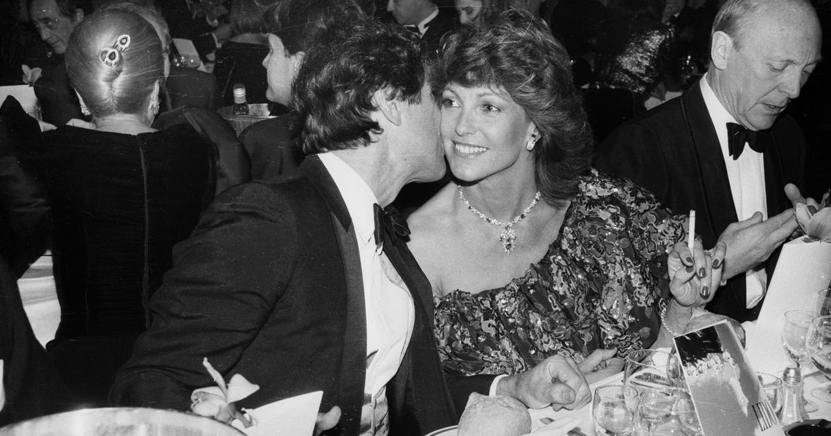 Vinh quang sụp đổ của PAF: Chantal Nobel, vụ tai nạn xe hơi với Sacha Distel đã khiến cô ấy gục ngã hoàn toàn