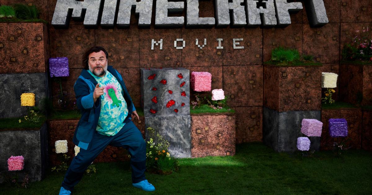 Jack Black bursts into a minecraft projection to recall the rules of good behavior